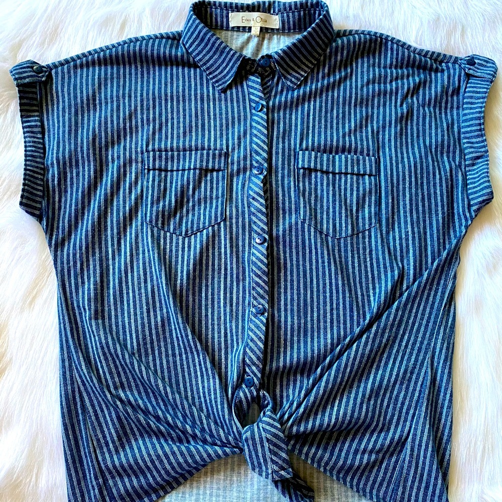 Eden & Olivia front tie blouse